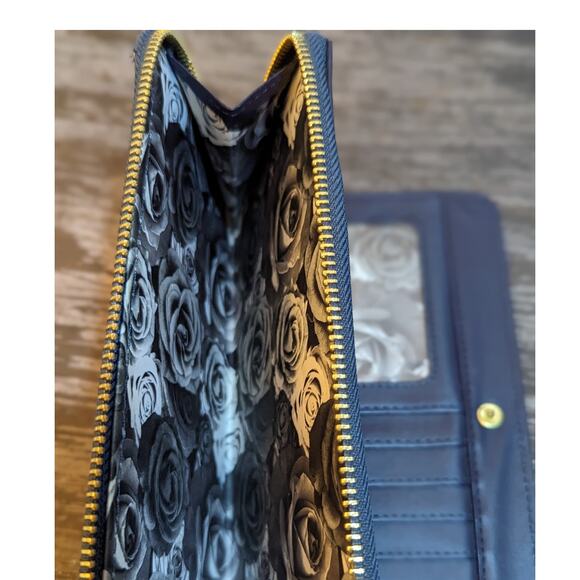 Adrienne Vittadini Blue Wallet Zippered Organizer - Picture 5 of 5